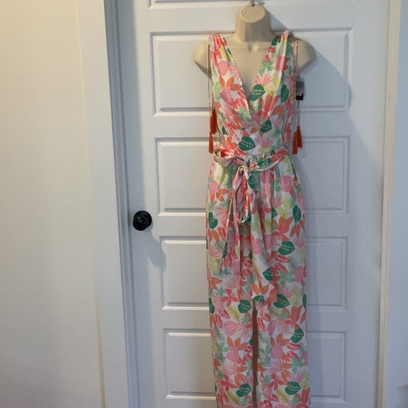 America & Beyond floral rush jumpsuit MED nwt - Picture 1 of 11